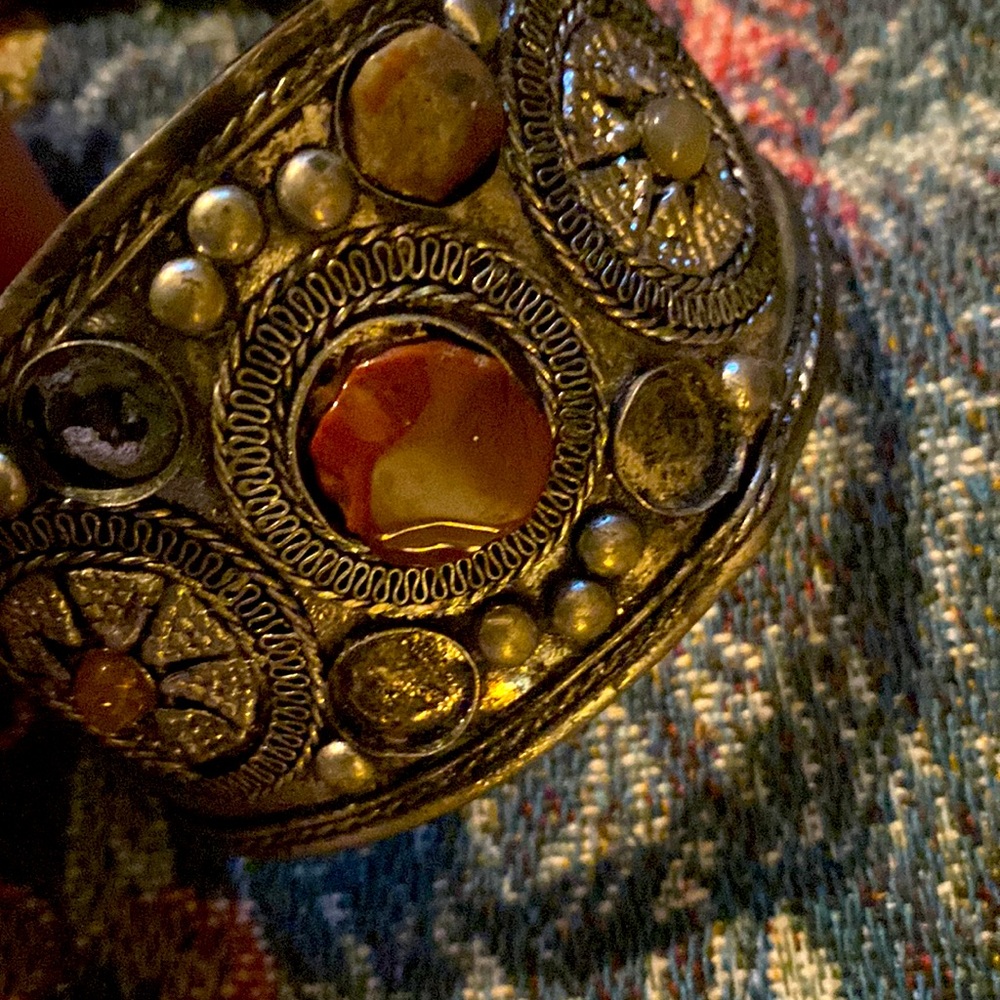 Omg! It still has the price tag from India handmade Sterling,pearls and stones